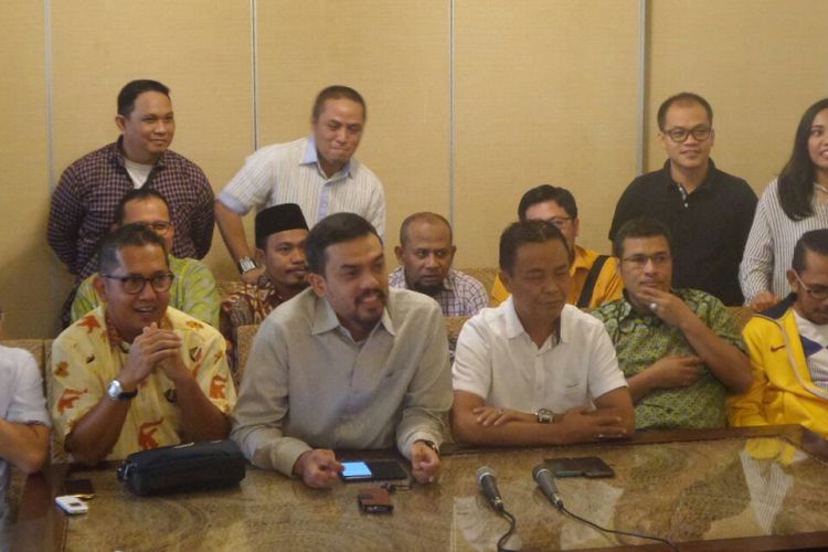 Konferensi pers fungsionaris muda Partai Golkar di Senayan, Jakarta, Selasa (25/7/2017).