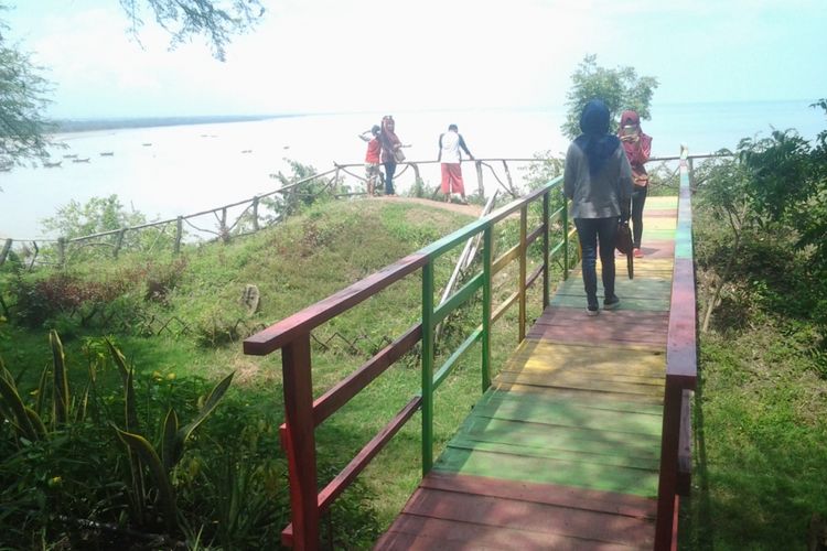 Pantai Watu Layar Pilihan Wisata Lain Di Lasem