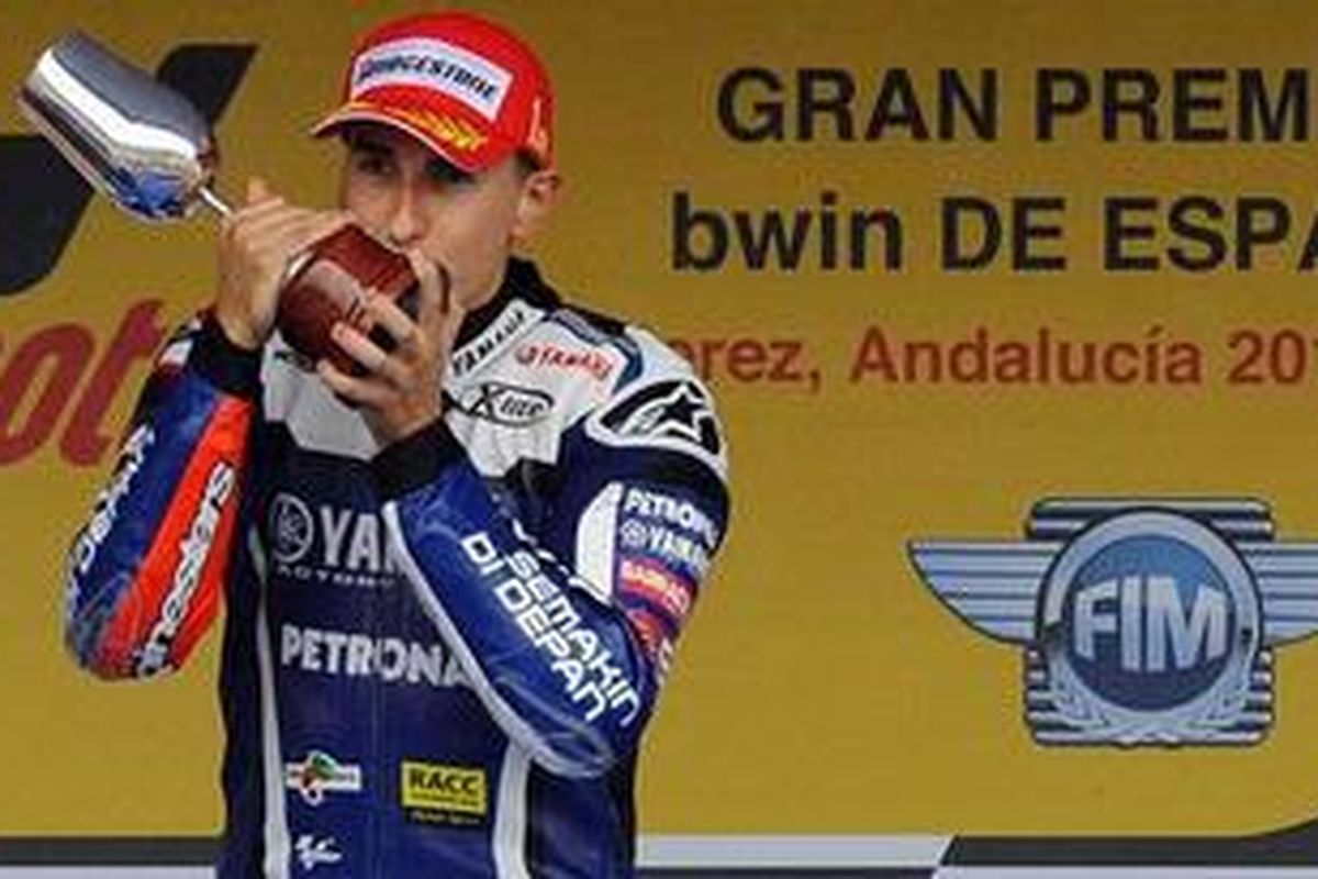 Pebalap Yamaha, Jorge Lorenzo, menjuarai GP Spanyol, Minggu (3/4/11).