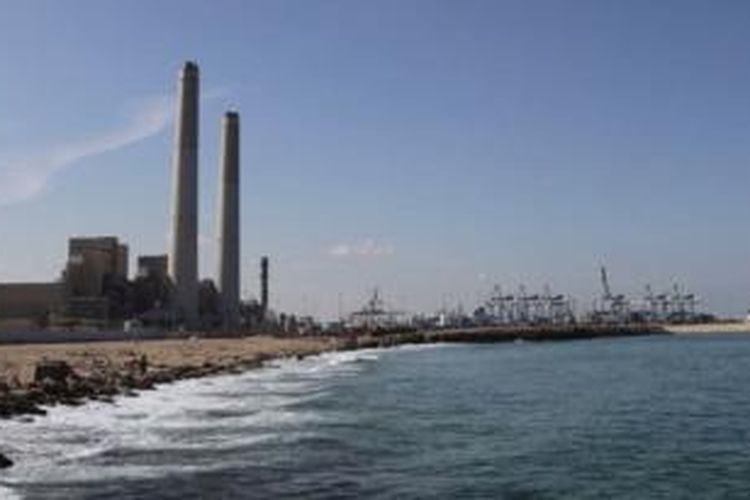 Perusahaan listrik Israel yang memproduksi listrik dengan bahan bakar gas alam di kota Ashdod, Israel selatan. Perusahaan gas alam Mesir harus membayar ganti rugi miliaran dolar kepada perusahaan listrik Israel.