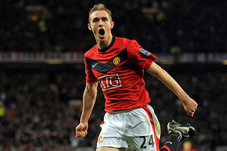 Gelandang Manchester United asal Skotlandia, Darren Fletcher, merayakan gol pembuka dalam pertandingan sepak bola Liga Inggris antara Manchester United dan Everton di Old Trafford, Manchester, barat laut Inggris pada 21 November 2009.