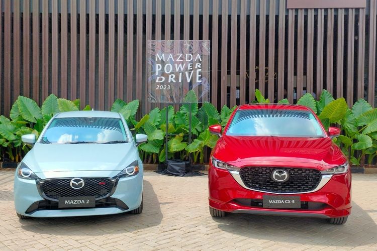 New Mazda2 Hatchback dan New Mazda CX-5
