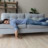 6 Kebiasaan Buruk yang Bikin Sofa Cepat Rusak