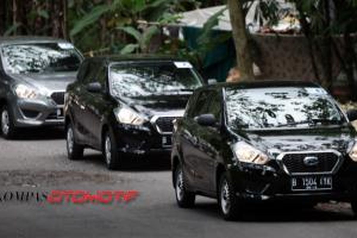Datsun Go Plus Panca melaju menuju Kuningan dari Cirebon, Jawa Barat.
