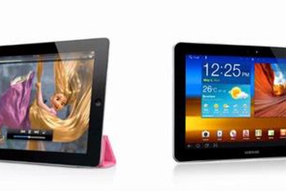 iPad 2 (kiri) dan Galaxy Tab 10.1 (kanan). 