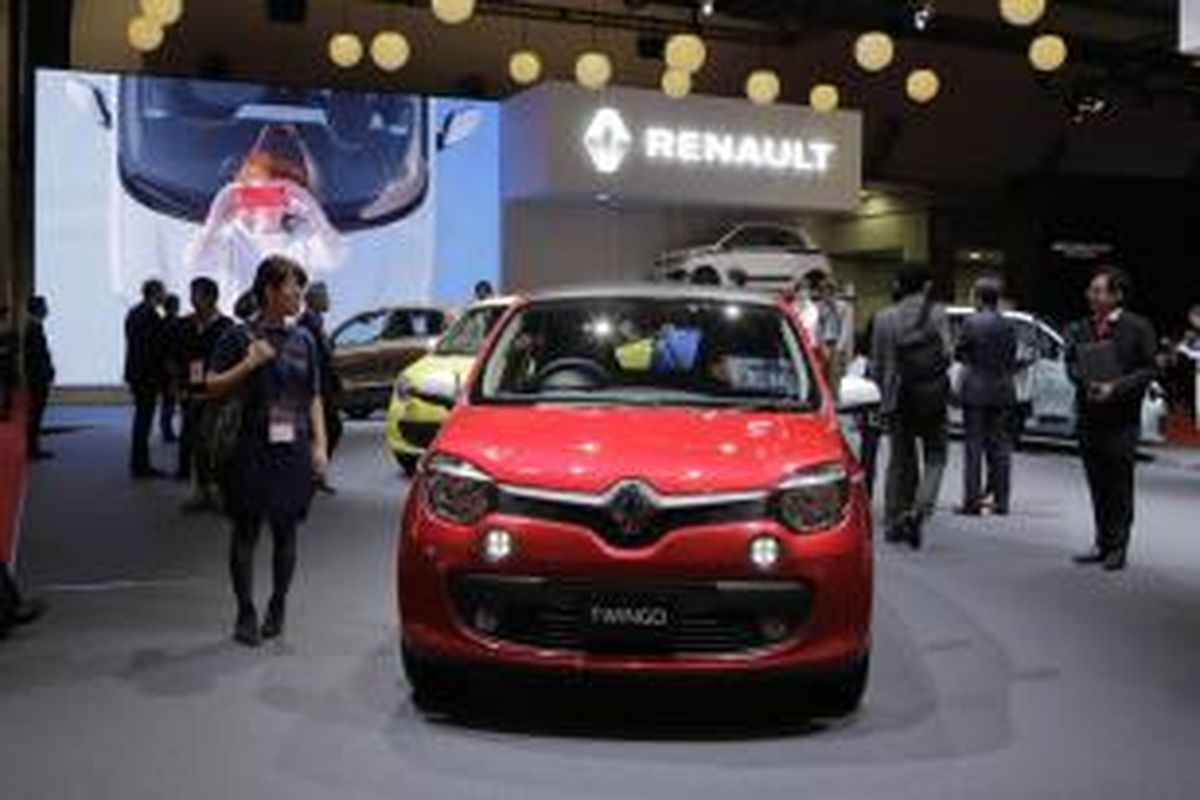 Stan Renault di ajang Tokyo Motor Show, di Tokyo Big Sight, Jepang, Rabu (28/10/2015). Pameran ke-44 ini mengusung tema Technology   Fantasy, berlangsung 29 Oktober - 8 November 2015.