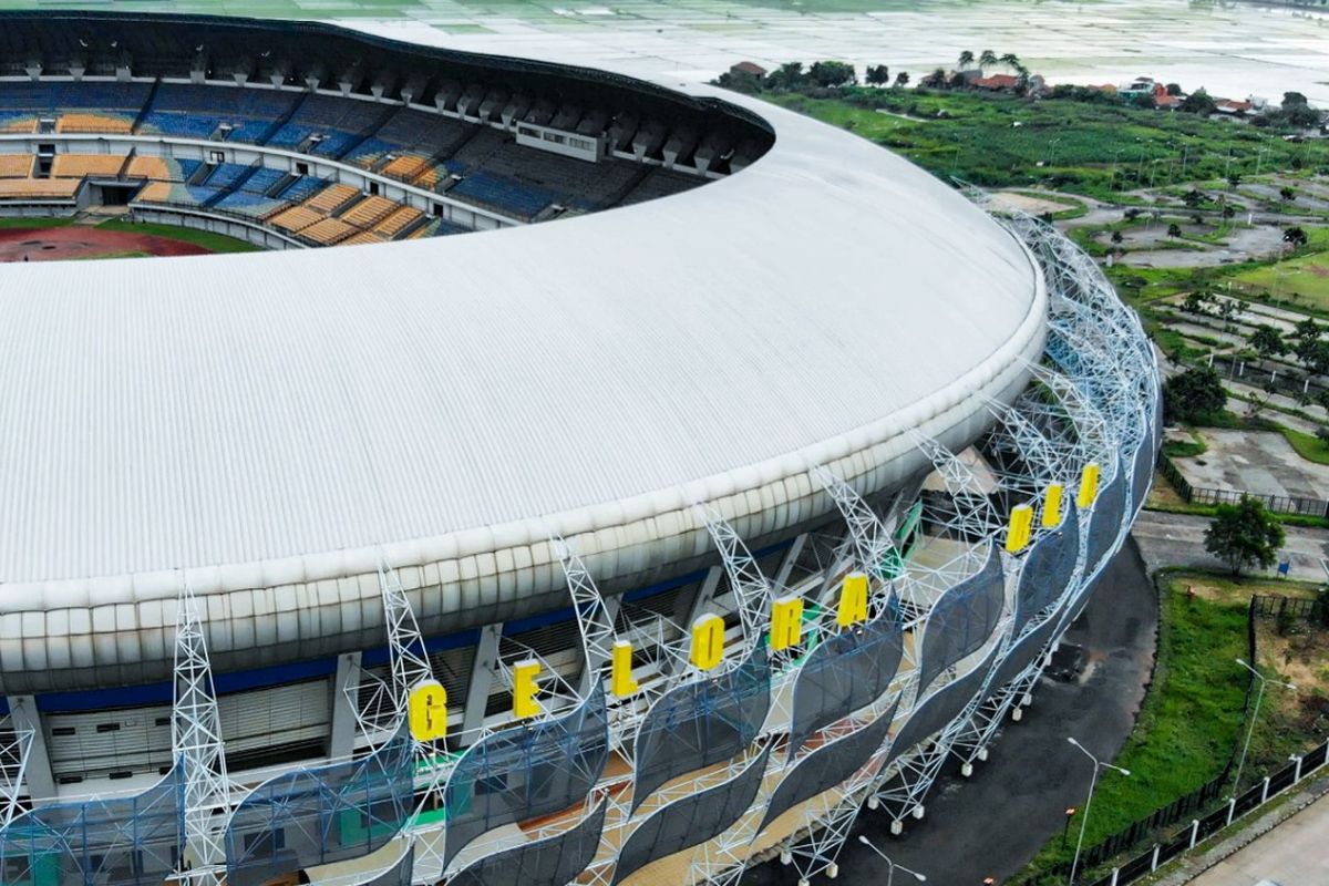 Stadion Gelora Bandung Lautan Api (GBLA) resmi akan dikelola oleh Persib Bandung, penandatanganan antara Pemkot Bandung dan PT Persib Bandung Bermartabat telah dilakukan 3 Juli 2024. 