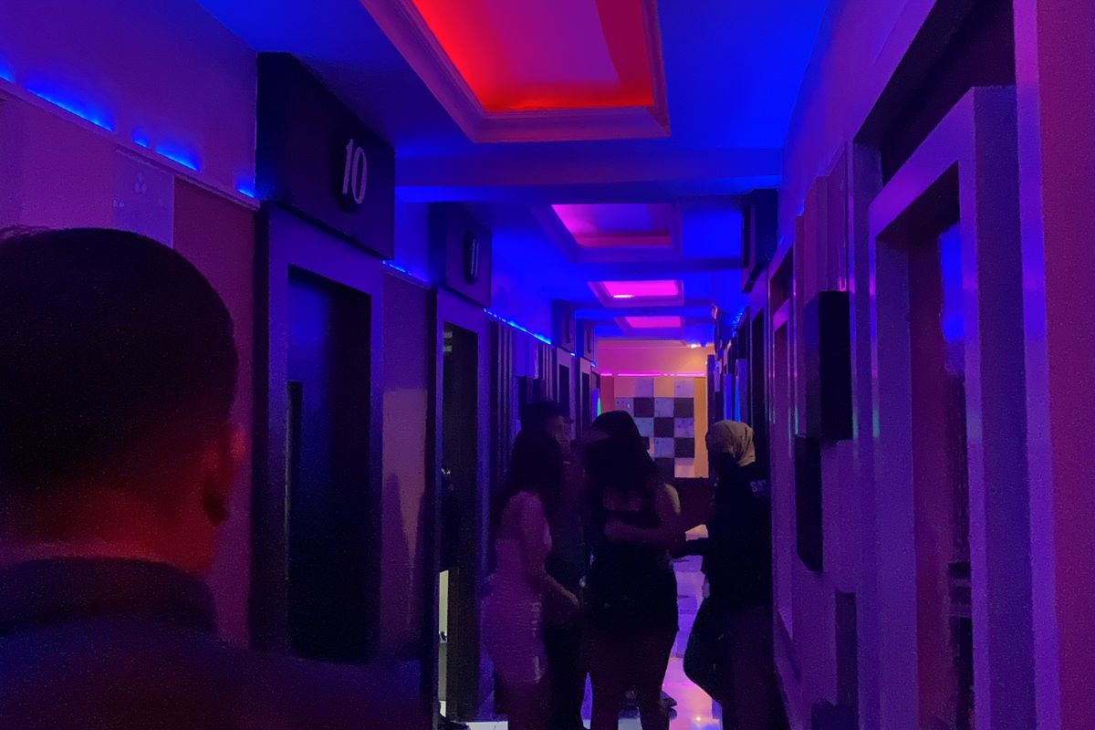 Razia dilakukan di salah satu tempat hiburan malam di Kota Sukabumi, Kamis (12/9/2024) malam.