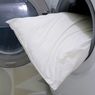Bisakah Mencuci Bantal di Mesin Cuci? Ini Kata Ahli