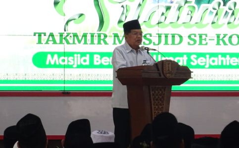 Indonesia’s Former VP Suggests Mosques for Covid-19 Vaccination Sites