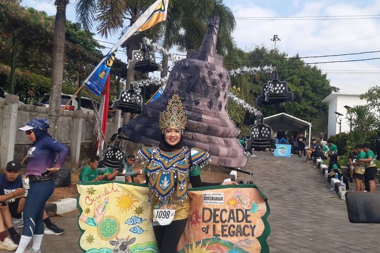Cerita Ajeng Lari 5K Pakai Kostum Stupa Borobudur 3 Kg, Butuh 2 Pekan Persiapan