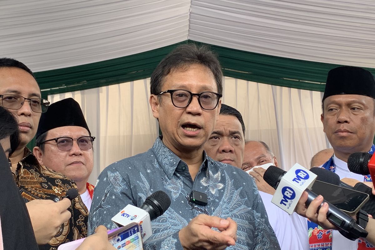 Menteri Kesehatan (Menkes) Budi Gunadi Sadikin saat ditemui di Kantor Kelurahan Rambutan, Kecamatan Ciracas, Jakarta Timur, Jumat (9/5/2025).