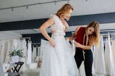 Kapan Harus Fitting Baju Pengantin? Ini Waktu Idealnya