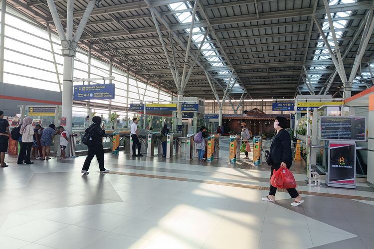 H-1 Lebaran, Naik KRL dari Bekasi ke Jakarta Lebih Cepat dan Lengang