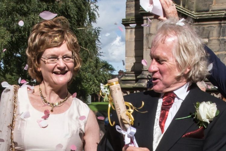 Madeleine dan Bill Brookman melangsungkan pernikahan mereka pada 2017 setelah rencana kencan mereka kandas pada 1978.
