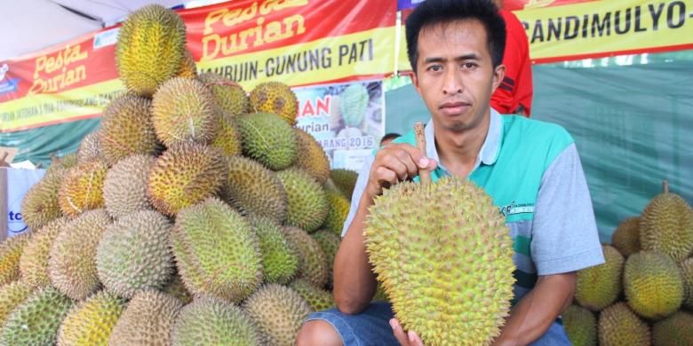 Durian kumbokarno berasal dari Magelang, tepatnya Desa Candi Mulyo. 