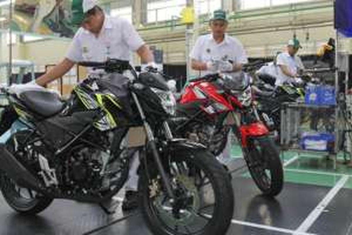Honda CB150R StreetFire hadir dengan warna dan corak baru