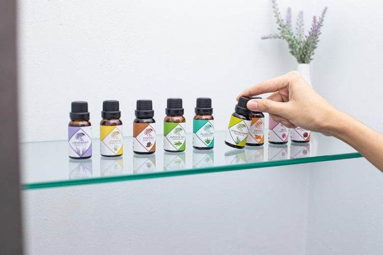 Varian essential oil dari Tree House. 