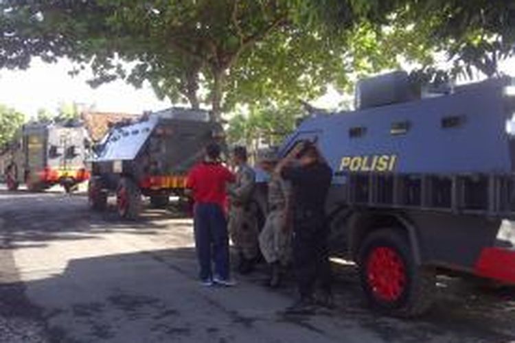 Kendaraan taktis milik Brimob Polda Bali yang akan digunakan sebagai pendukung keamanan saat pemindahan duo Bali Nine