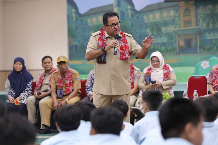 Sekolah Swasta Gratis, Warga Ucapkan Terima Kasih