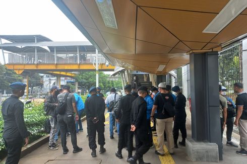 Mahasiswa Demo di Depan Gedung DPR, Kapolda Metro: Jangan Ada Anggota yang Bawa Senjata Api!