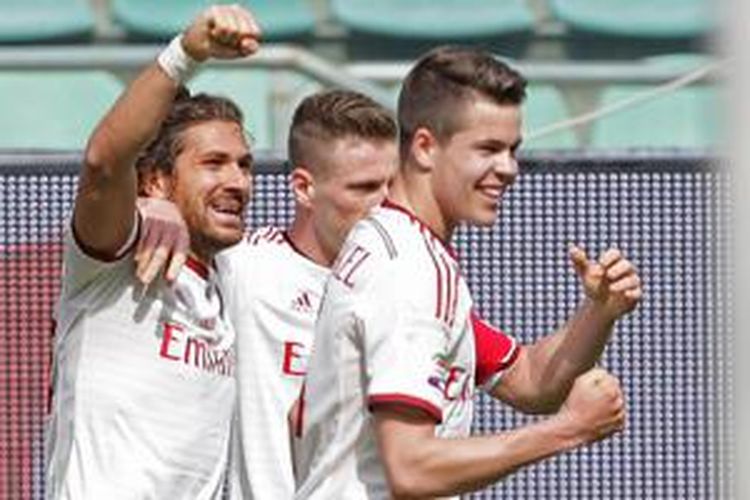 Alessio Cerci merayakan keberhasilan mencetak gol ke gawang Palermo, Sabtu (4/4/2015).