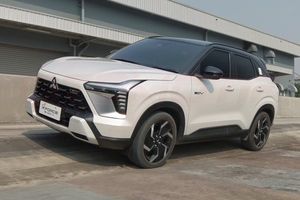 [POPULER OTOMOTIF] XForce Hybrid Tembus Jakarta-Bali, Prabowo Siapkan Motor Listrik Nasional