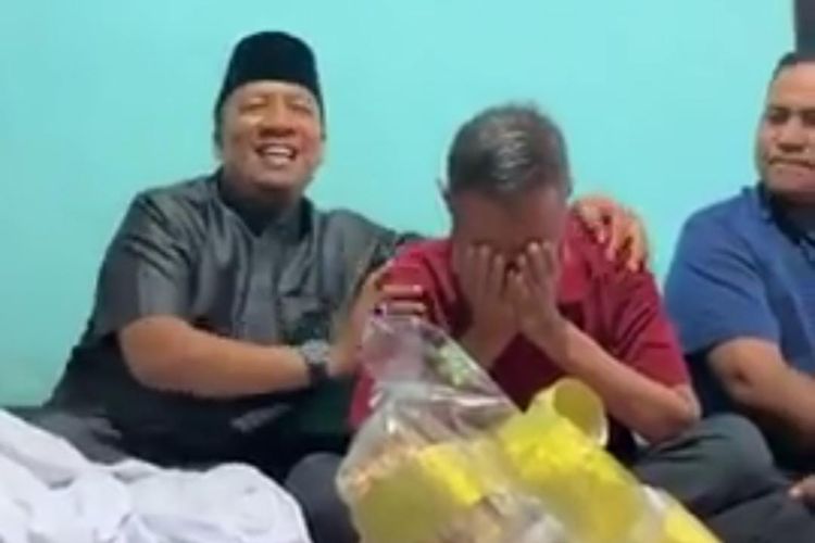 Jamil menangis bahagia bisa bertemu keluarga setelah puluhan tahun di penjara Malaysia 