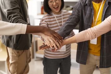 6 Aktivitas Bonding Kantor untuk Membangun Solidaritas Tim
