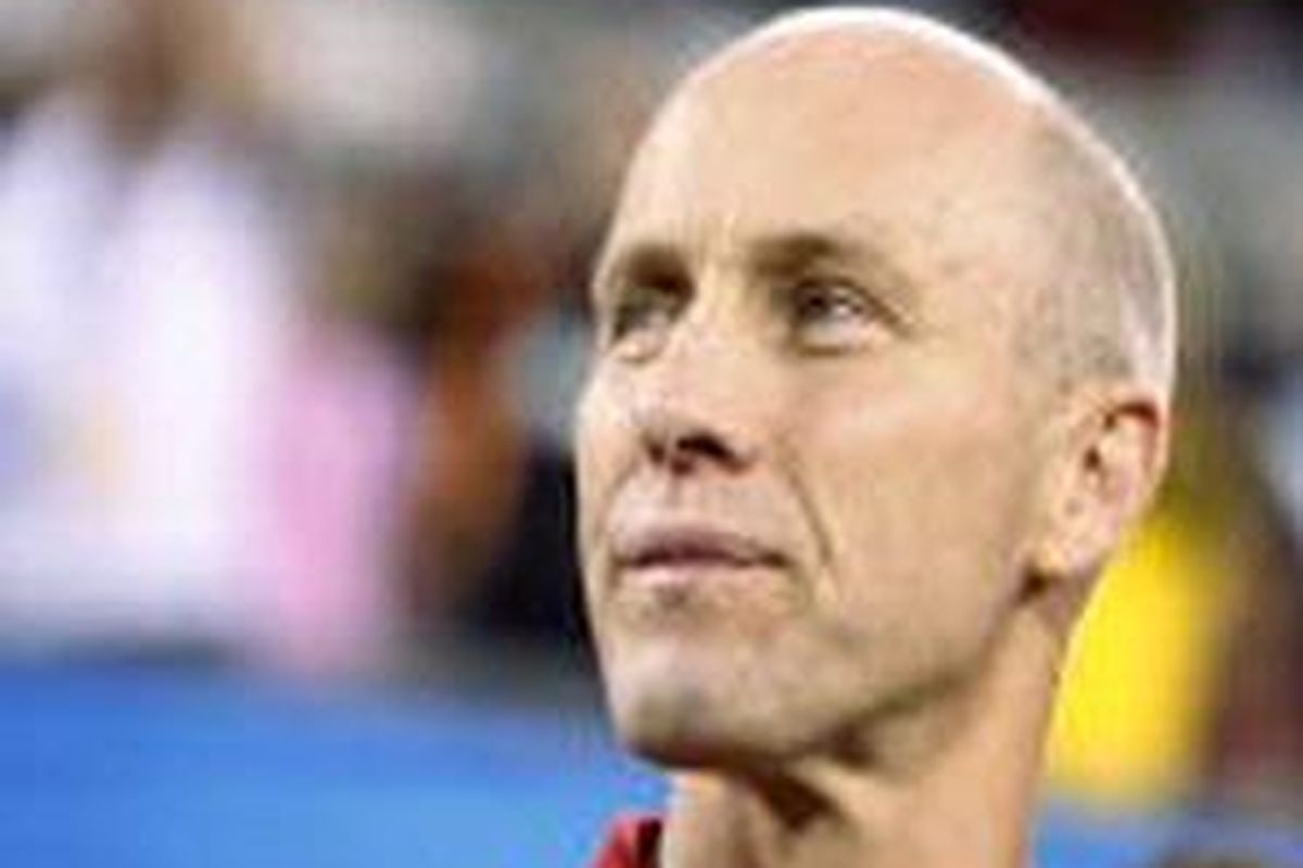 Pelatim nasional Amerika Serikat, Bob Bradely, siap latih Aston Villa.