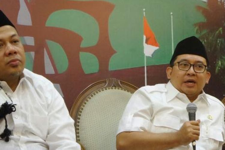 Wakil Ketua DPR RI Fahri Hamzah dan Fadli Zon serta Wakil Ketua Komisi VIII Sodik Mudjahid di Kompleks Parlemen, Senayan, Jakarta, Jumat (4/11/2016)