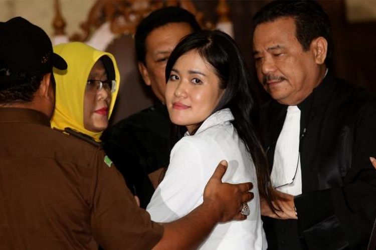 Jessica Kumala Wongso usai menjalani sidang putusan di Pengadilan Negeri Jakarta Pusat, Kamis (27/10/2016). Hakim memberikan vonis 20 tahun penjara karena Jessica dianggap bersalah dan memenuhi unsur dalam Pasal 340 Kitab Undang-Undang Hukum Pidana (KUHP) tentang Pembunuhan Berencana.