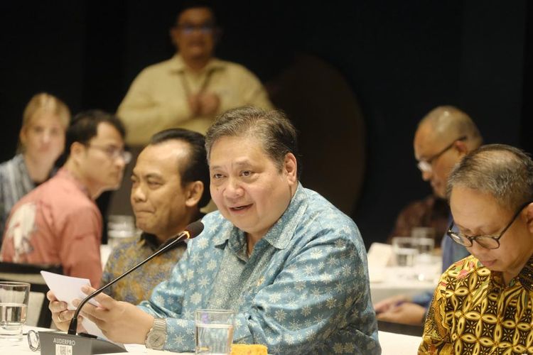 Menteri Koordinator Bidang Perekonomian (Menko Perekonomian) Airlangga Hartarto mengundang 28 perwakilan negara anggota Organisation for Economic Co-operation and Development (OECD) di Indonesia untuk menghadiri jamuan makan malam, Kamis (24/8/2023).