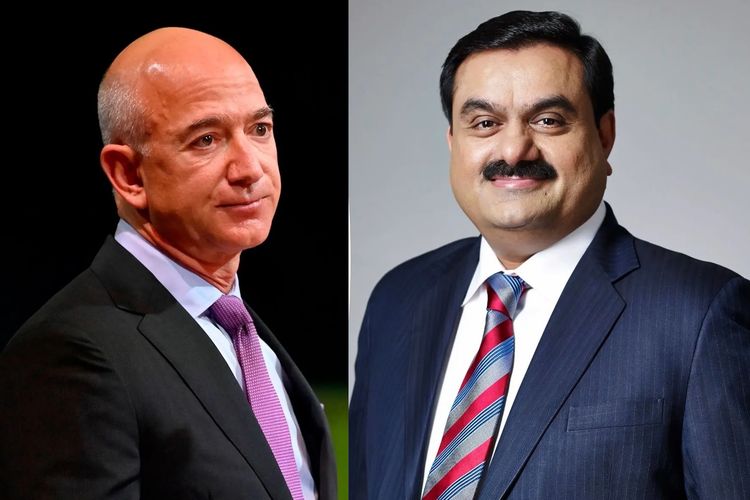 Taipan India Gautam Adani (kanan) menggeser Jeff Bezos (kiri) sebagai orang terkaya di dunia pada Oktober 2022
