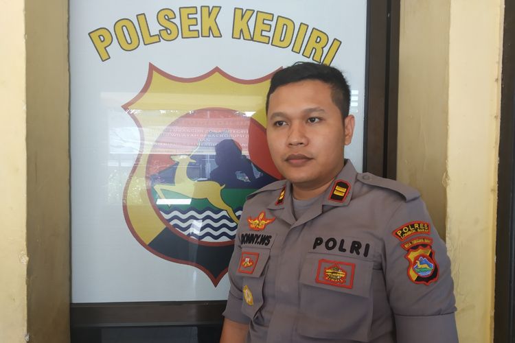 Kapolsek Kediri Lombok Barat, Donny Wira Stiawan saat diminta keterangan Kompas.com Selasa (28/5/2019)