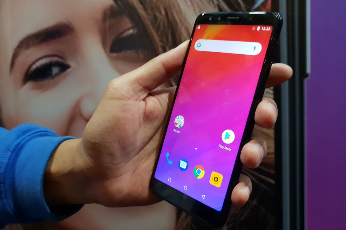 Lenovo K9 hadir dengan fitur 4 kamera (2 kamera belakang dan 2 kamera depan).