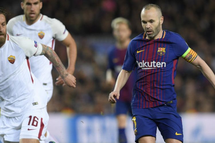 Kapten Barcelona, Andres Iniesta, dalam laga Liga Champions kontra AS Roma di Camp Nou, Rabu (4/4/2018)
