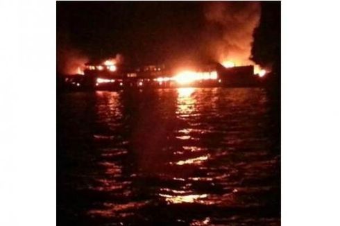 Kapal Feri Jurusan Bali-Lombok Terbakar di Tengah Laut