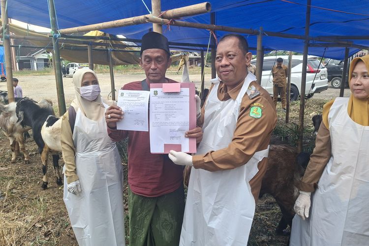47 Nakeswan Dikerahkan Cegah Penjualan Hewan Kurban Berpenyakit di Sumenep
