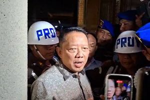 Febrie Adriansyah Keluar dari Kejagung, Langsung Naik Mobil Tahanan