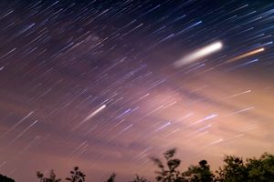 5 Fakta Hujan Meteor Geminid: Usia Muda tapi Paling Padat, Saksikan Puncaknya Nanti Malam