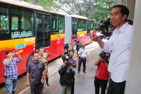 Jokowi Nilai Dishub DKI Belum Siap Datangkan Bus Baru