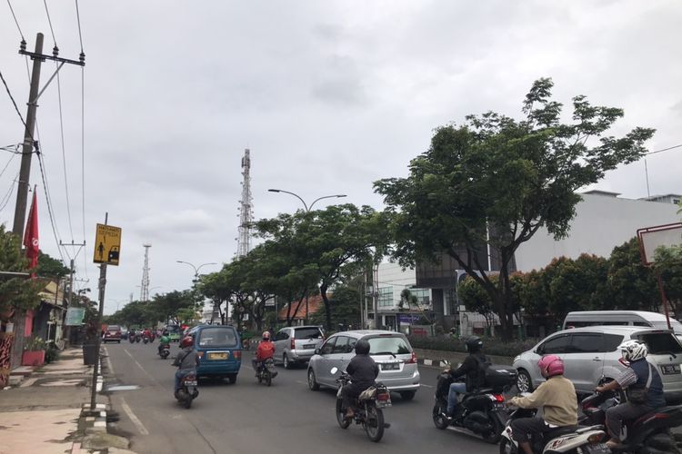 Jalan Margonda Raya, Kota Depok, Senin (15/11/2021).