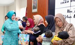 Ketum TP-PKK Tri Tito Karnavian Buka Gebyar Imunisasi Anak dengan Zero Dose di Tasikmalaya 