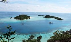 Pulau untuk Dijaga, Bukan Dijual: Jalan Menuju Wisata Berkelanjutan