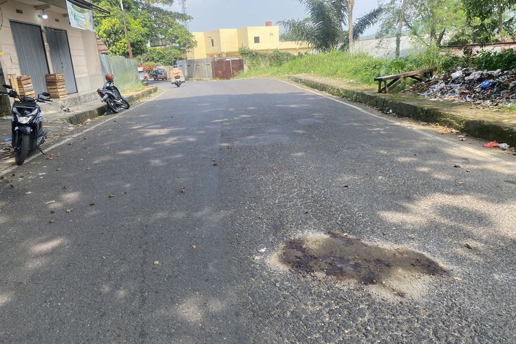 Buruh di Sukabumi Tewas Berlumuran Darah di Tengah Jalan