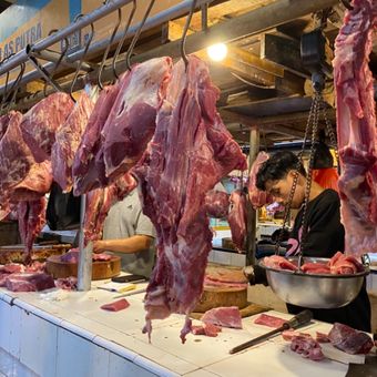 Ilustrasi harga daging naik di pasar.