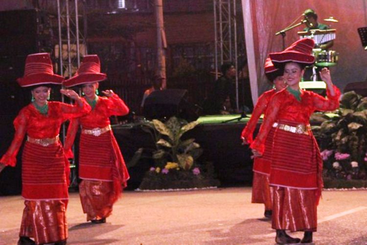 Panggung Seni Budaya pada Sabtu (29/4/2017) malam besok akan menampilkan pertunjukan seni dan budaya etnis Karo untuk menghibur warga Kota Medan, khususnya masyarakat Karo