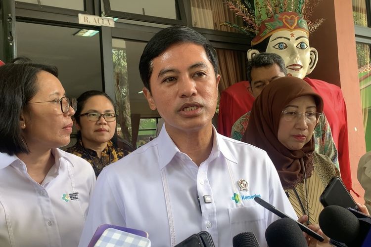 Wakil Menteri Kesehatan (Wamenkes) RI, Dante Saksono Harbuwono di Panti Sosial Tresna Werdha Budi Mulia, Gandaria Selatan, Jakarta Selatan, Kamis (6/11/2025).