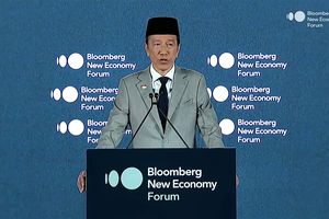 Jokowi Pidato Bahasa Inggris di Bloomberg New Economy Forum, Banggakan Infrastruktur, QRIS hingga Gojek